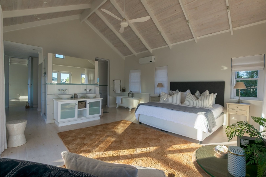 5 Bedroom Property for Sale in Thesen Islands Western Cape